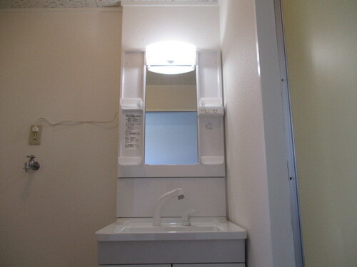 シャワー付き洗面台