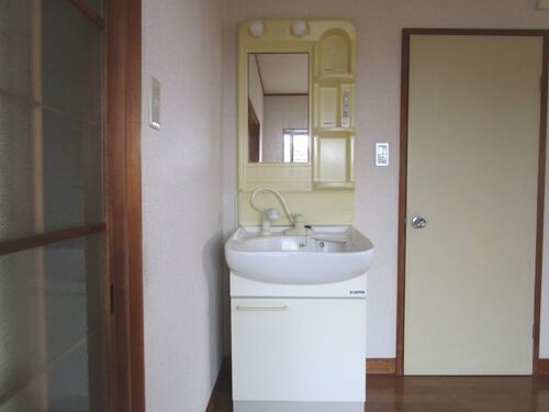 シャワー付き洗面台