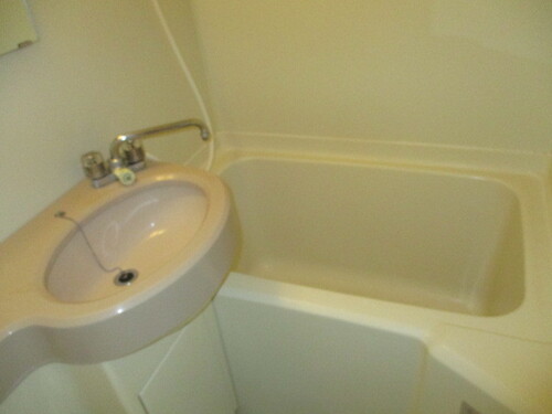 バストイレ同室