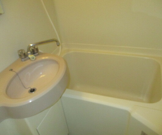 バストイレ同室