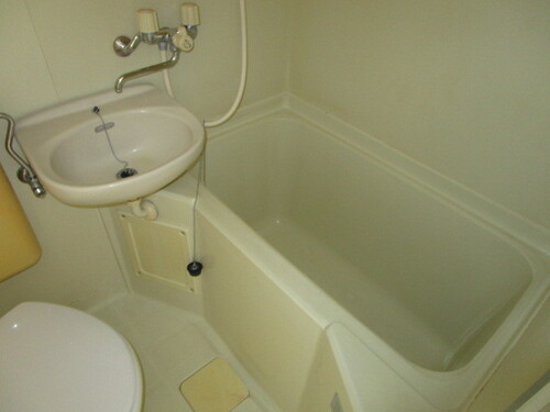 バストイレ同室