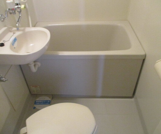 バストイレ同室