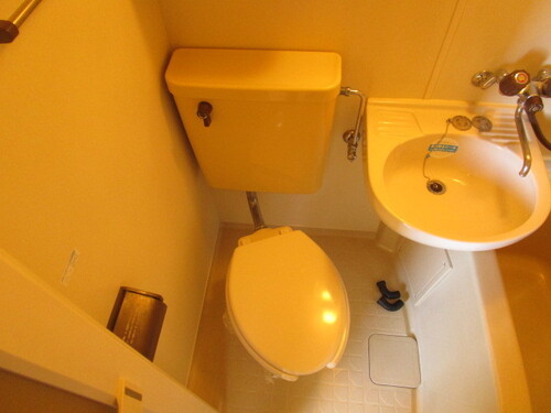 バストイレ同室