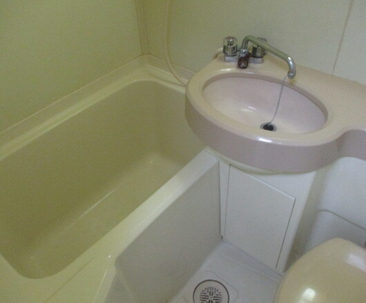 バストイレ同室