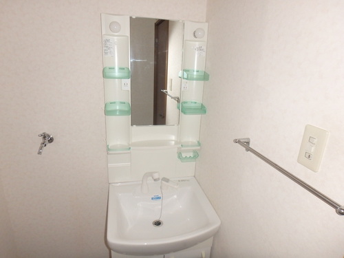 シャワー付洗面化粧台