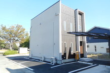 Leona Sky（レオナスカイ）